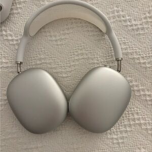 Apple Silver Wireless Headphones
